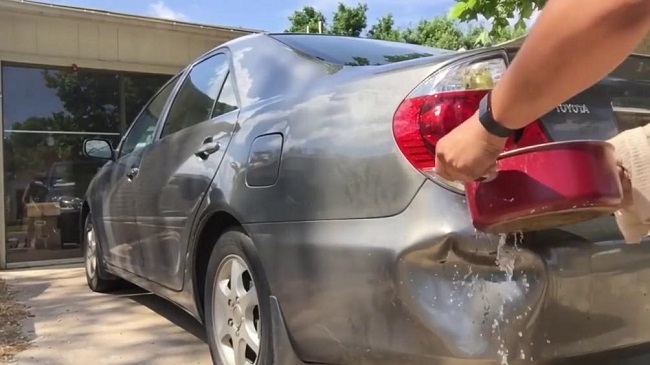 Cách sửa móp xe ô tô bằng nước sôi